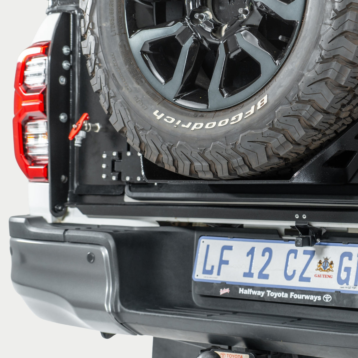 Toyota Hilux - Extended Cab - BUSHCABIN
